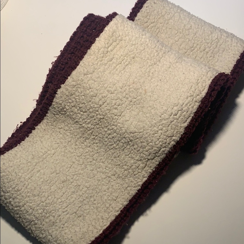 Super Dry Burgundy Infinity Rug - Picture 5 of 6
